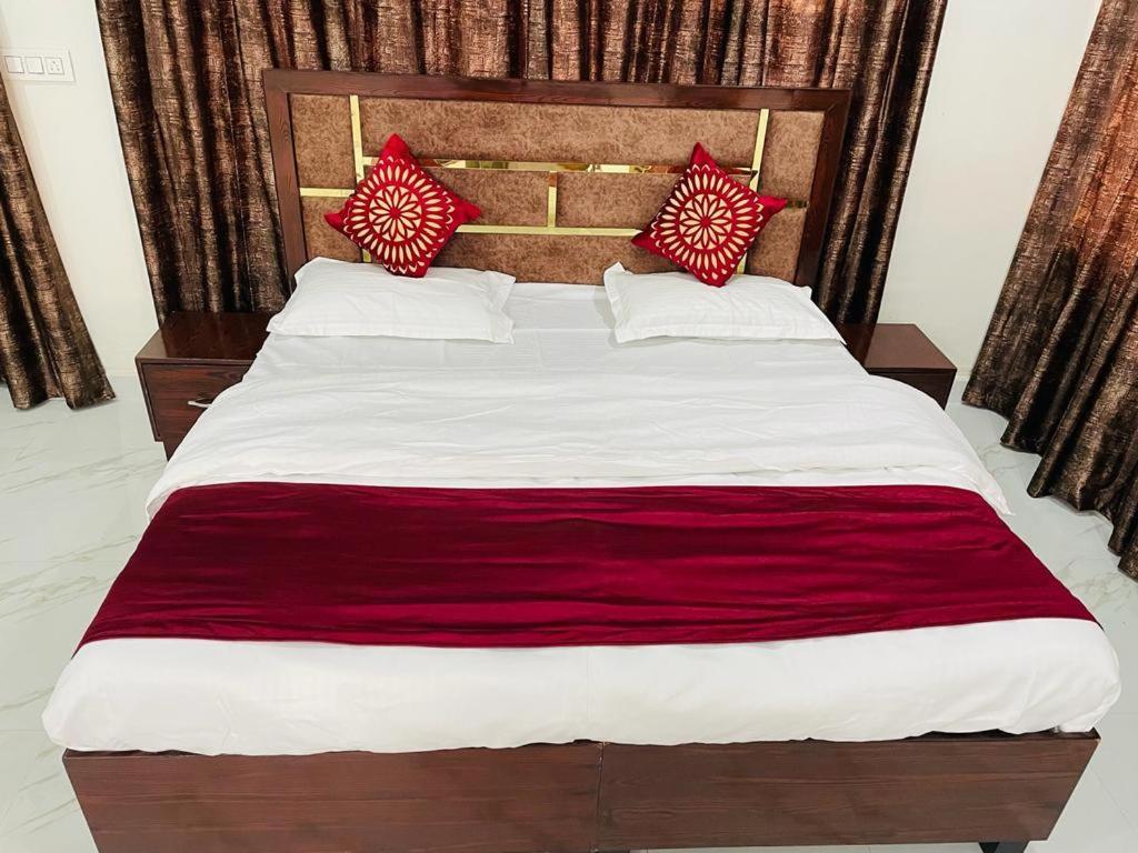 Zora Park Luxury Rooms Вишакхапатнам Экстерьер фото
